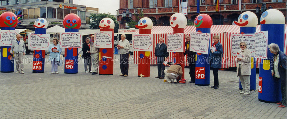 Kampagne der SPD 60plus in Form von Ballfiguren.